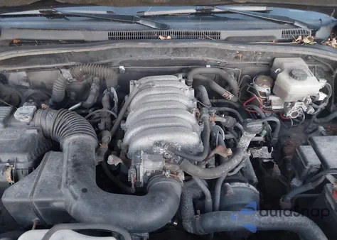 2004 Toyota 4Runner Limited V8 z USA, uszkodzony, nr VIN JTEBT17R540034334